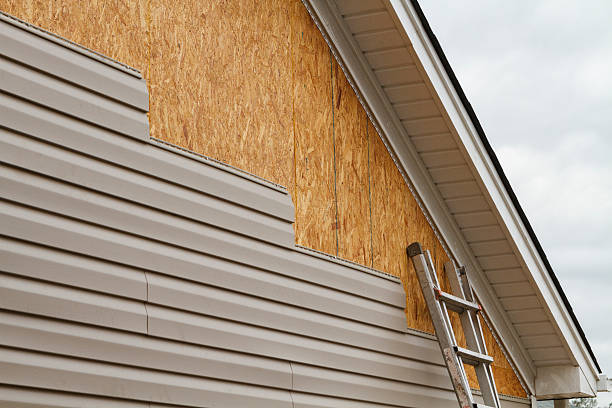 Professional Siding Repair technician working in Gardners, PA
